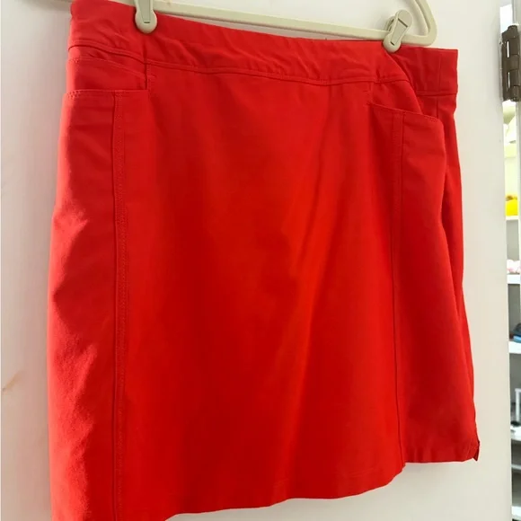 Adidas Bold Red skirt with built in shorts and pockets size Medium - Picture 1 of 9